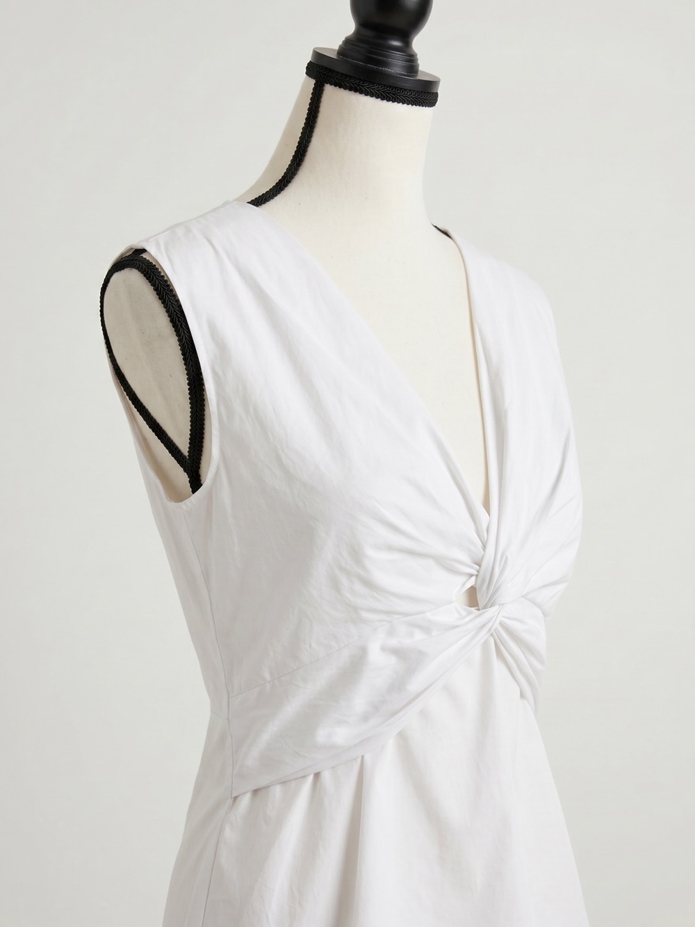 The Row White Twist-Front Sleeveless Top | Deep V | Size 6 (US S/M) - Picture 4 of 10